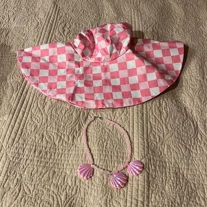 BNWT Malibu Barbie bay & necklace